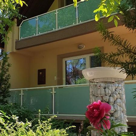 Keller Apartmanok Hajdúszoboszló Exteriör bild