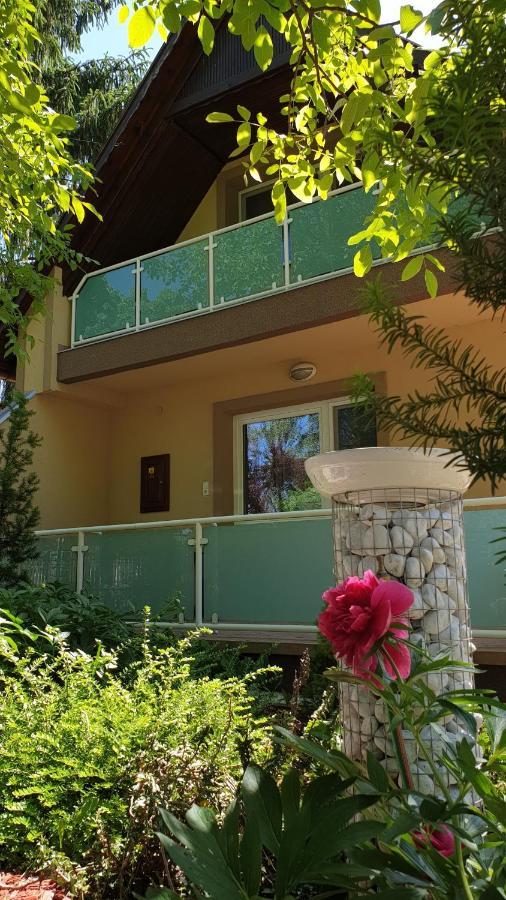 Keller Apartmanok Hajdúszoboszló Exteriör bild