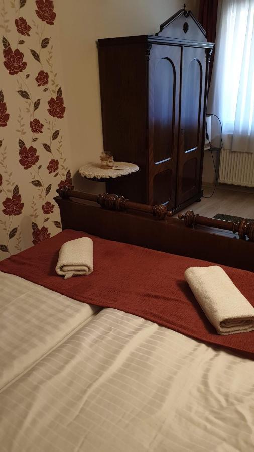 Keller Apartmanok Hajdúszoboszló Exteriör bild