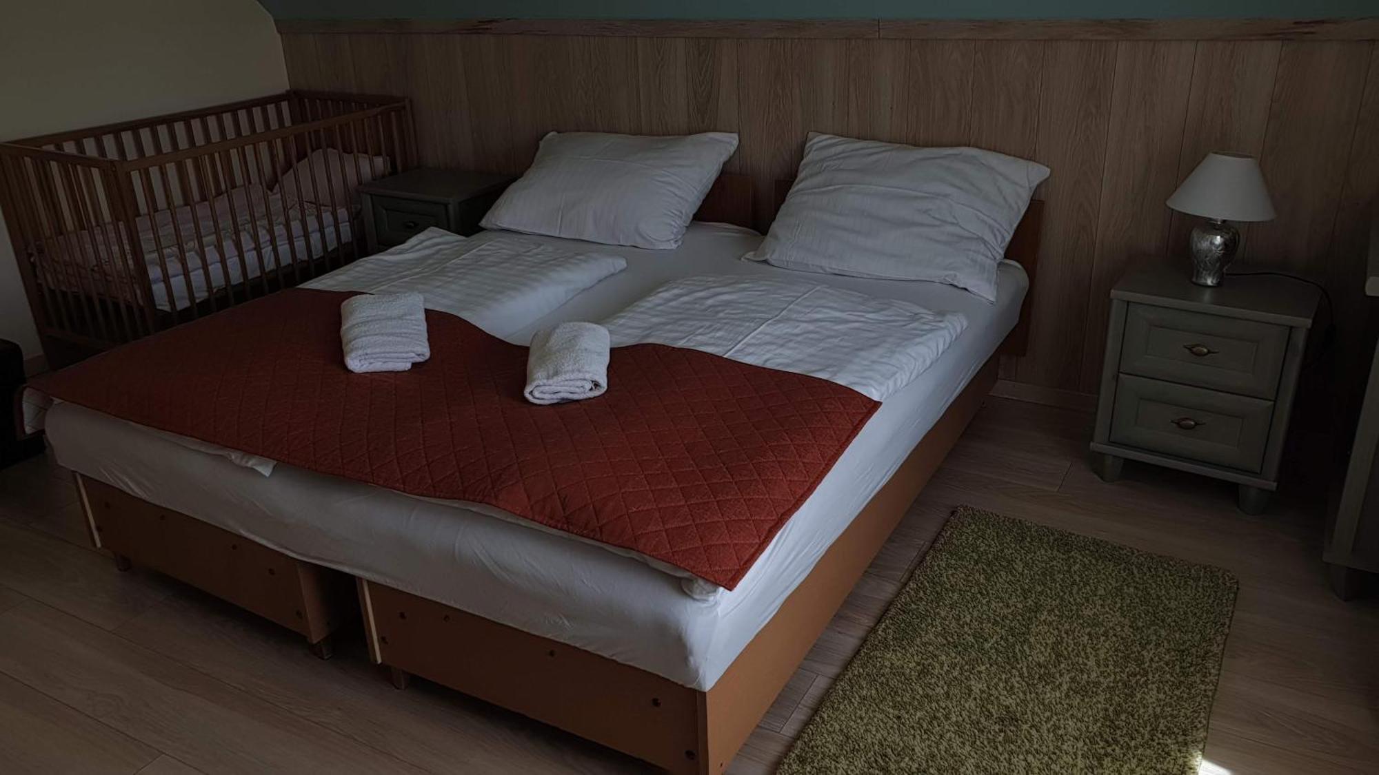Keller Apartmanok Hajdúszoboszló Rum bild