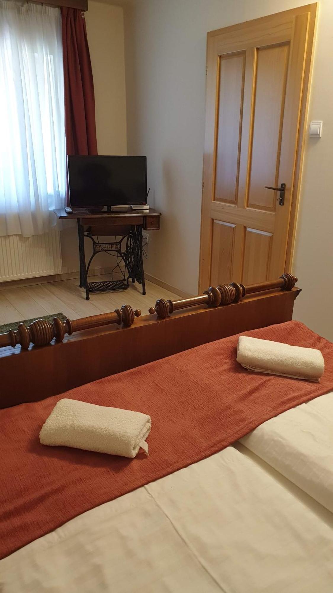 Keller Apartmanok Hajdúszoboszló Rum bild