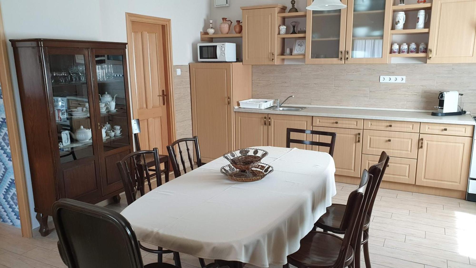 Keller Apartmanok Hajdúszoboszló Rum bild